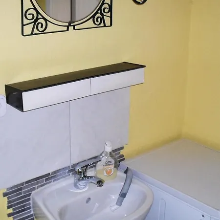 1 Bedroom Awesome Home In Mustin Holiday home *
